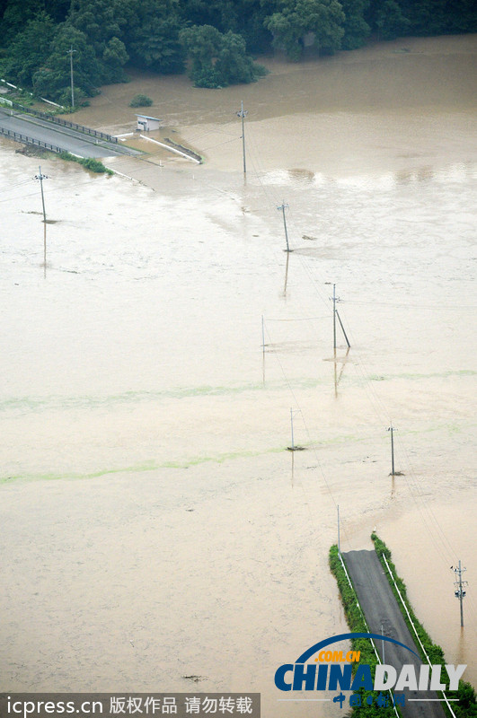 日本东北部遭暴雨袭击 致1人死亡5人失踪（图）