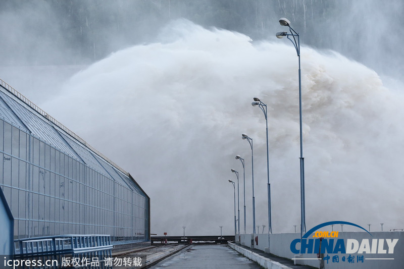 俄罗斯阿穆尔河水位上涨 城市进入紧急状态（高清组图）