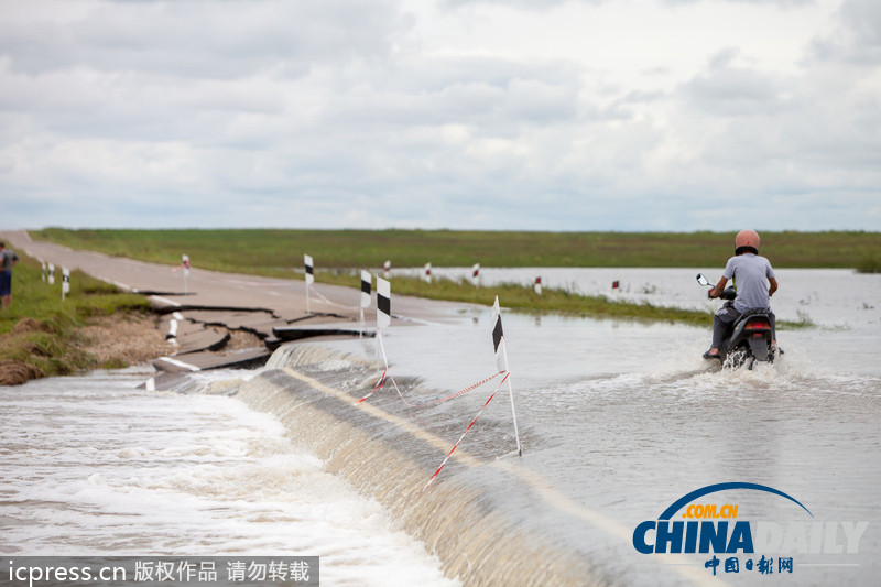 俄罗斯阿穆尔河水位上涨 城市进入紧急状态（高清组图）