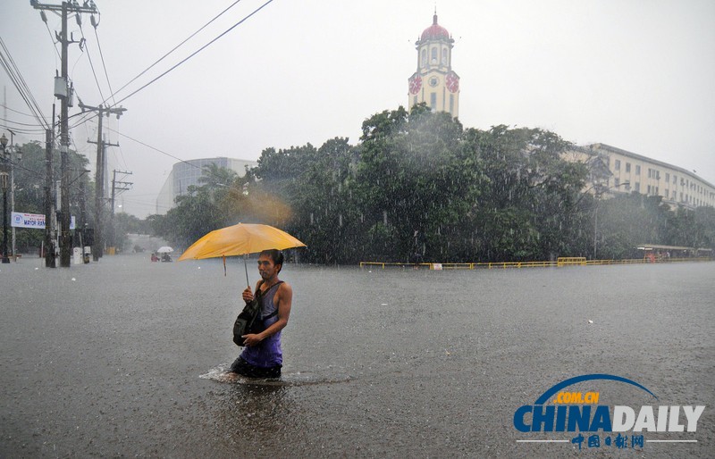 菲律宾连日暴雨导致洪水泛滥 造成7人死亡