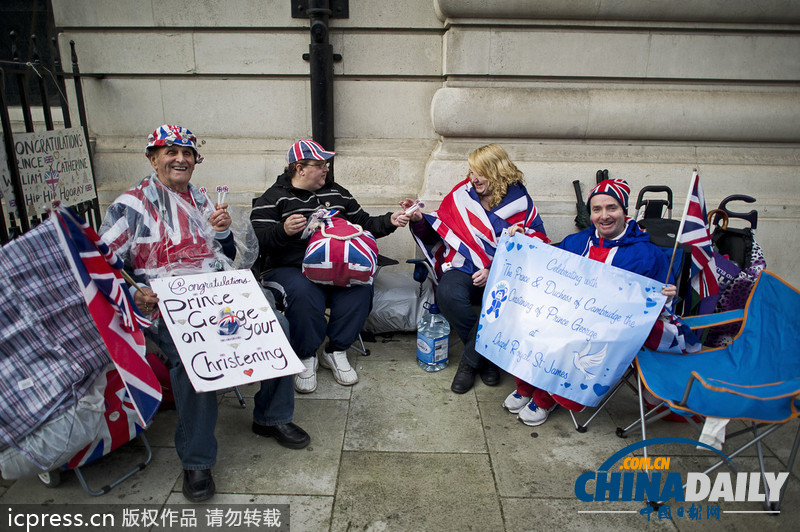 英国小王子乔治洗礼地点内部图片曝光 粉丝排队等仪式