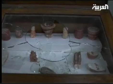 埃及国家博物馆遭“入侵” 两具木乃伊被“砍头”