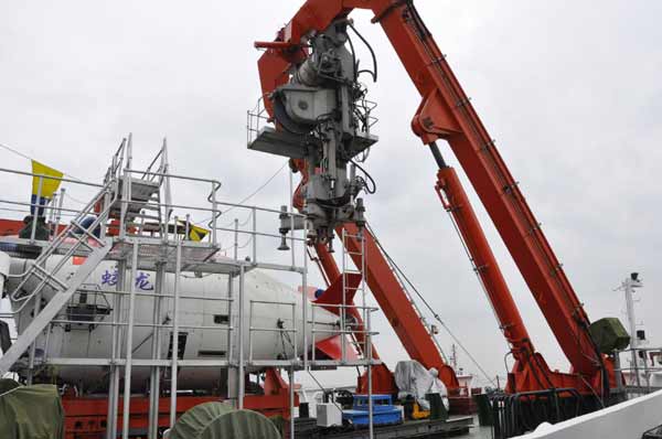 Submersible Jiaolong to dive 5km