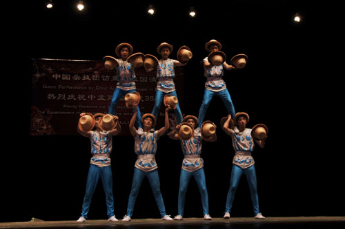 Chinese circus debuts in Bangladesh