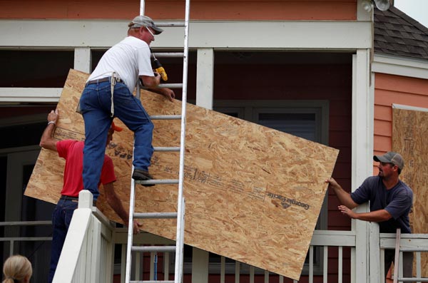 Storm warning sparks mass exodus