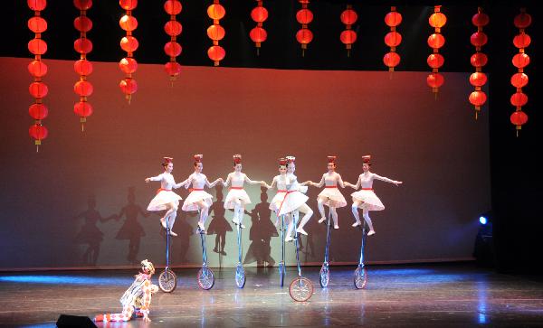 Chinese acrobats perform in Washington