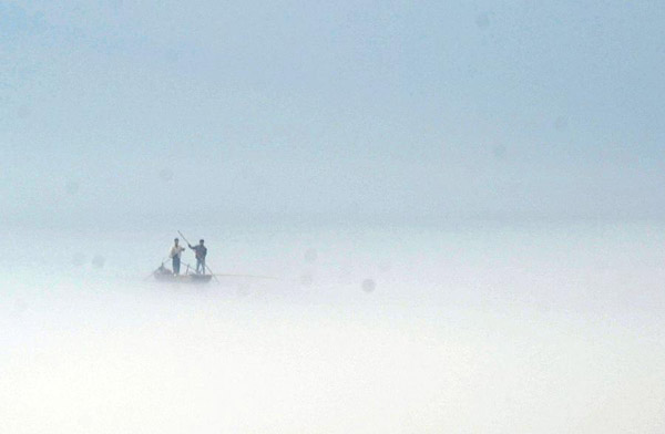 Advection fog scenery in China's Guangxi