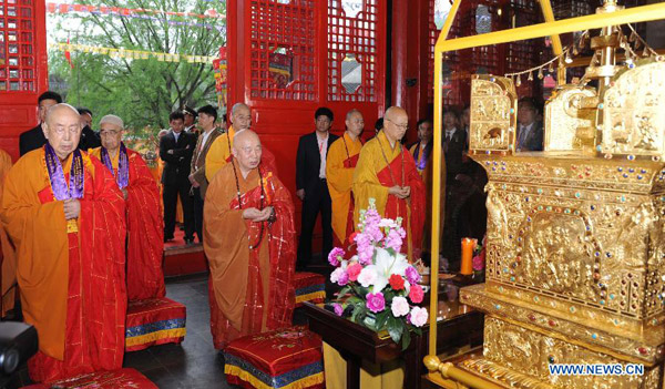 Buddha's parietal-bone relic sent to Hong Kong for public worship