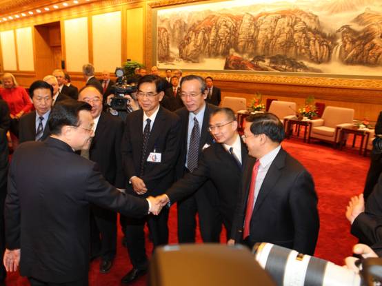 Premier Li Keqiang meets with Foreign Delegates of “China Development Forum 2013”