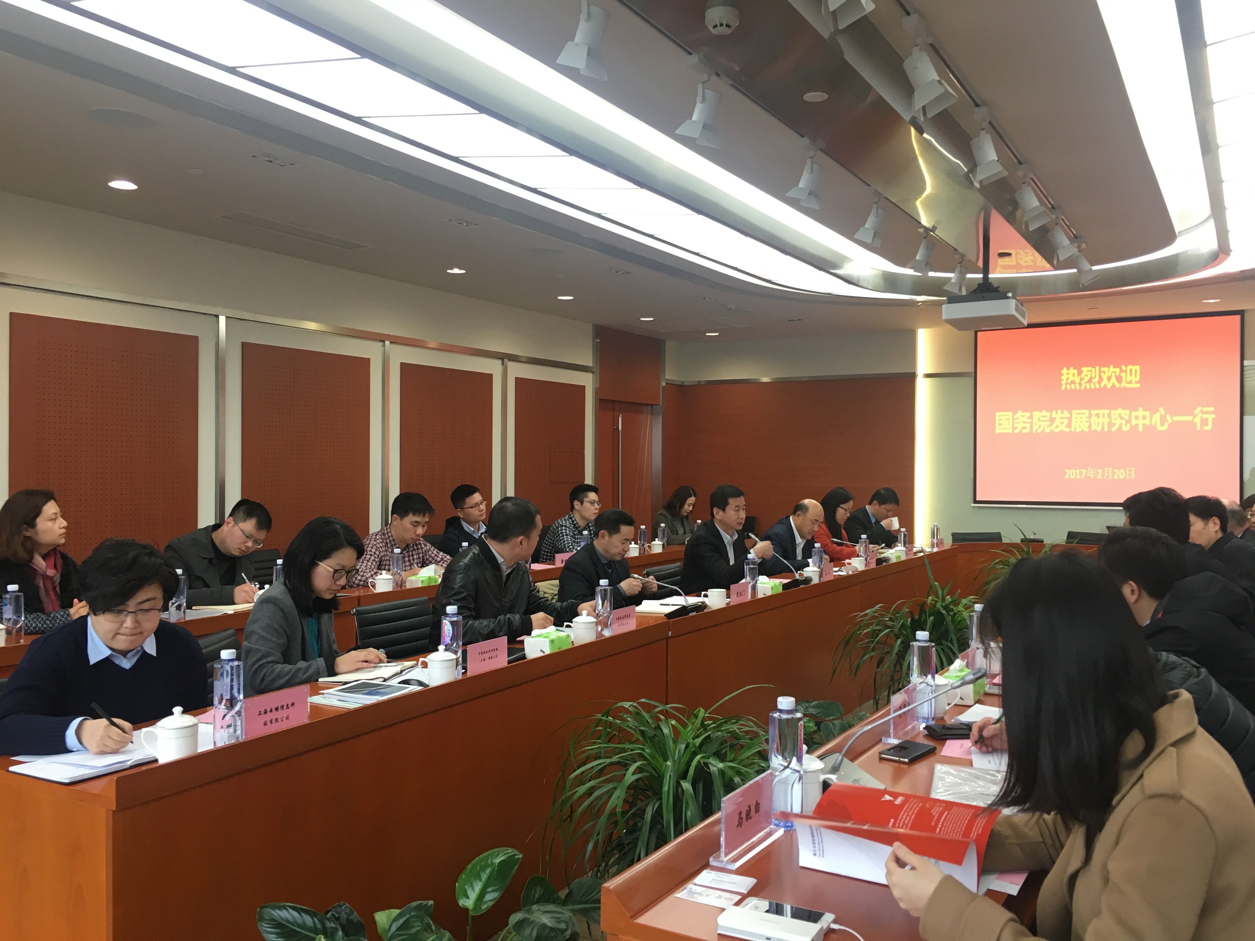 Zhang Junkuo leads survey group to Shanghai