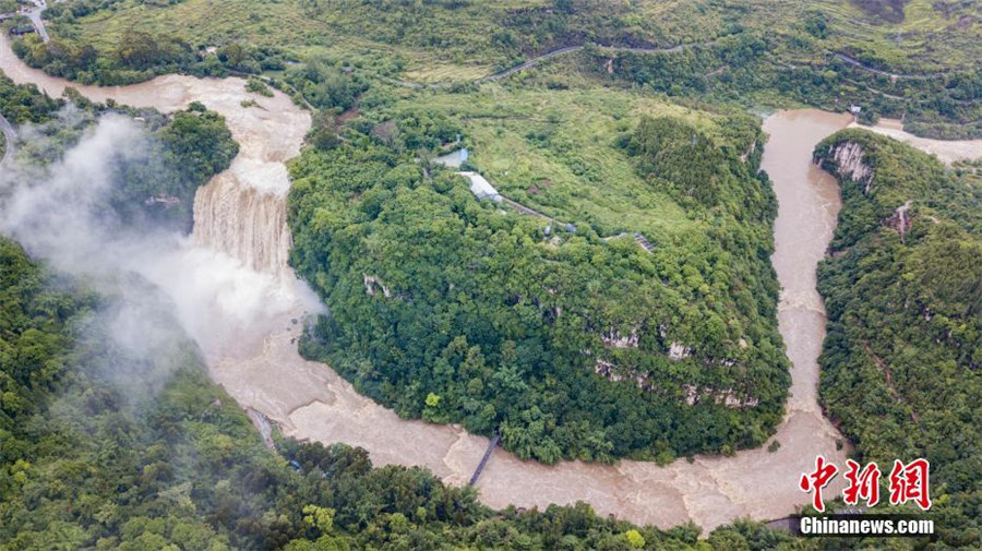 Huangguoshu Waterfall records biggest flow of the year
