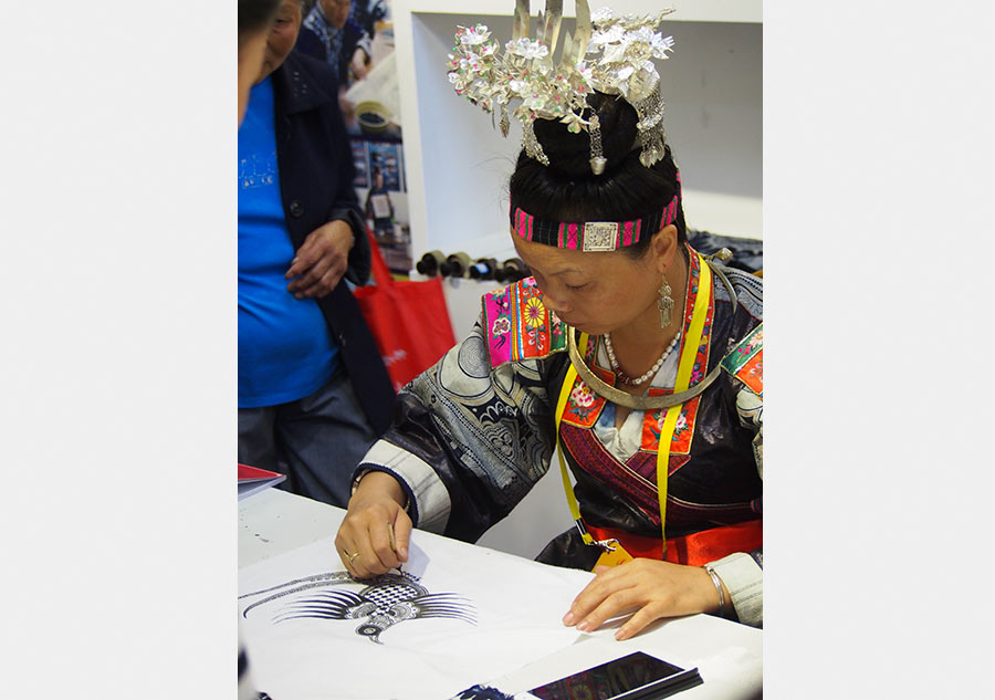 World folk artists gather at Guizhou expo