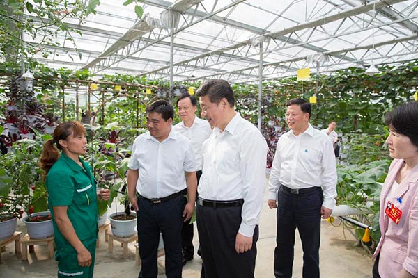 Modern agriculture lifts Guizhou farmers out of poverty