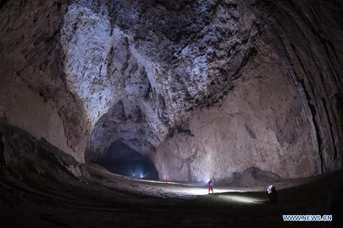 A look of world's largest cave chamber in SW China's Guizhou