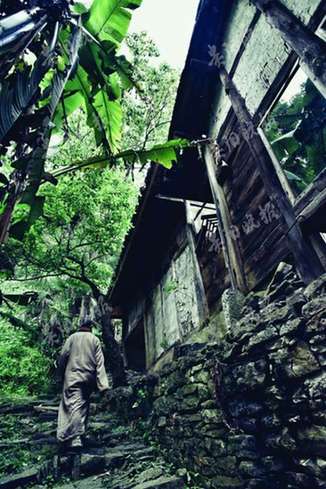 Monks build 'Zen Manor' in Guizhou