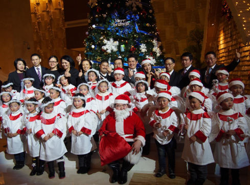Hyatt Regency Guiyang holds Christmas tree lighting ceremony
