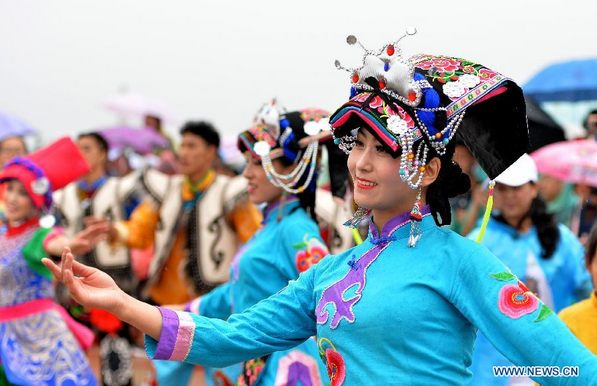 Dancers perform at 10th Chinese Ethnic Games