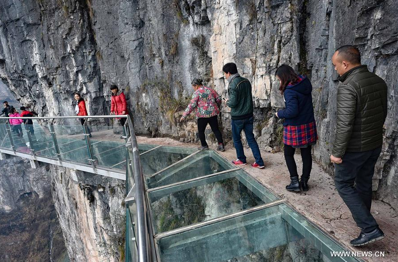 SW China's glass skywalk to open to public in May