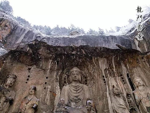 Snow makes Longmen Grottoes more beautiful