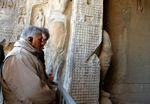 Distinguished guests visit Longmen Grottoes