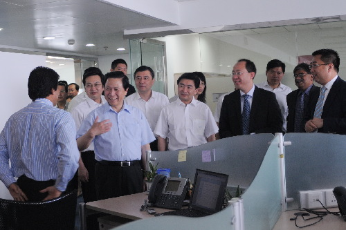 Liang Baohua visited Huaqiao