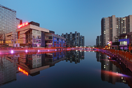 Beatiful nightscape in Huaqiao Park