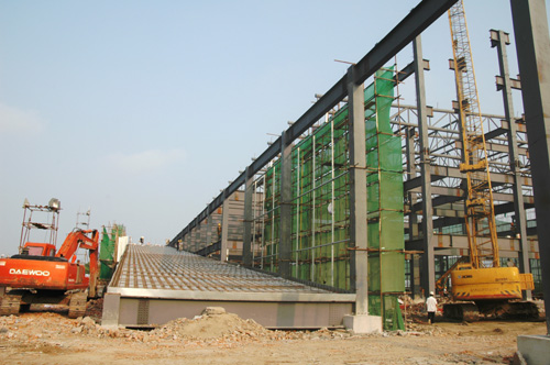 Pavilions under construction in Huaqiao