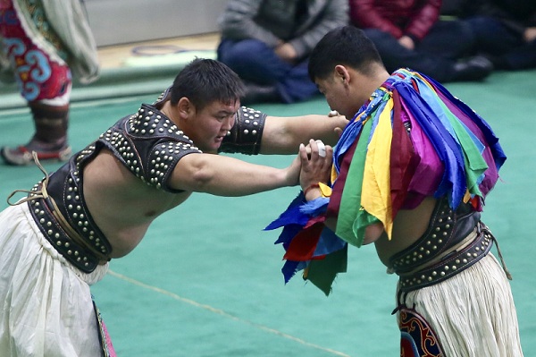 Mongolian wrestling tournament marks Nadam festival