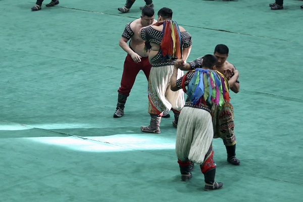 Mongolian wrestling tournament marks Nadam festival