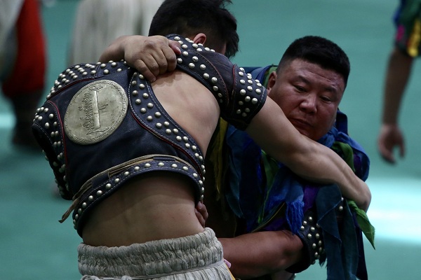 Mongolian wrestling tournament marks Nadam festival