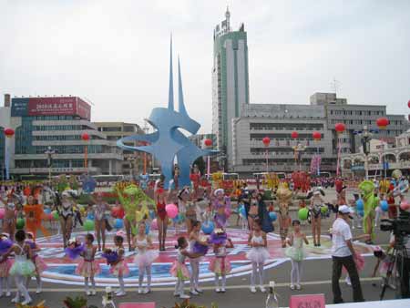 鸭绿江国际旅游节在辽开幕