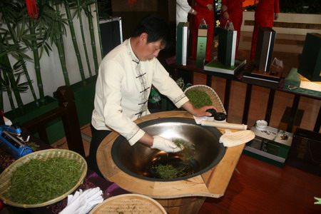 沈阳凯宾斯基饭店现场炒茶节开幕