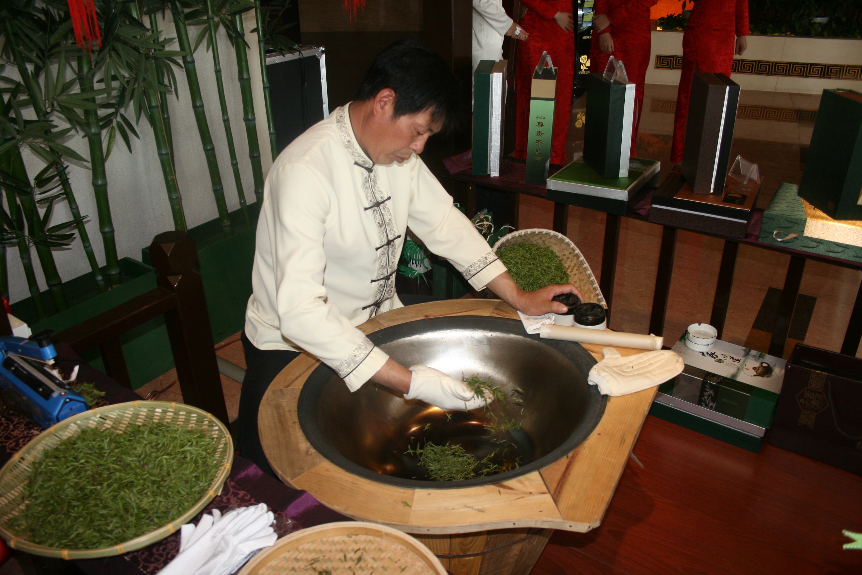 沈阳凯宾斯基饭店现场炒茶节开幕