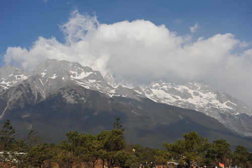 Jade Dragon Snow Mountain Scenic Spot improves infrastructure
