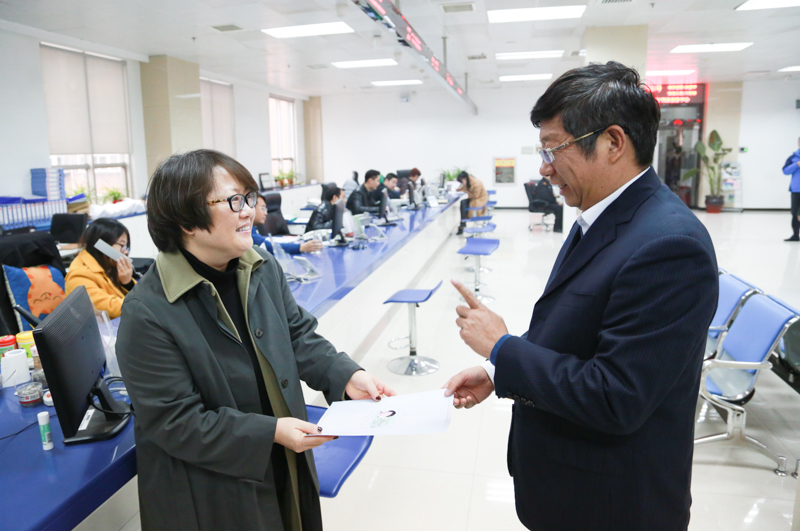 Hebei province issues its first foreigner’s work permit