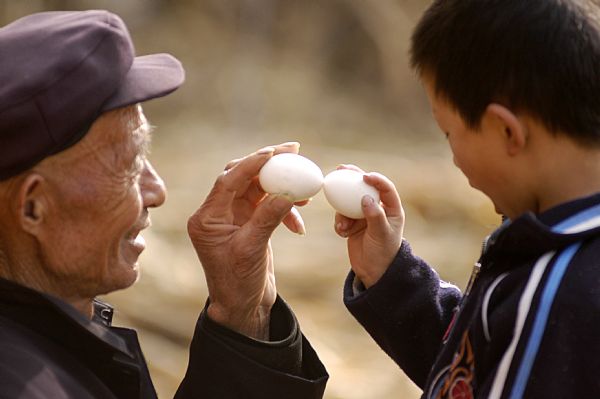 Traditional game of egg collision on Qingming