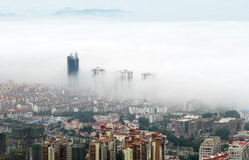 China's Yantai silk-like advection fog