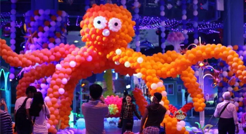 Shanghai Happy Valley hosts balloon carnival