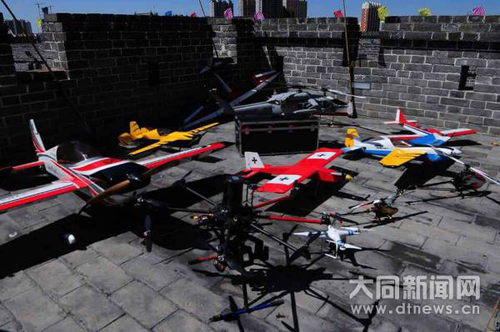 Model aircraft show lightens Datong's sky