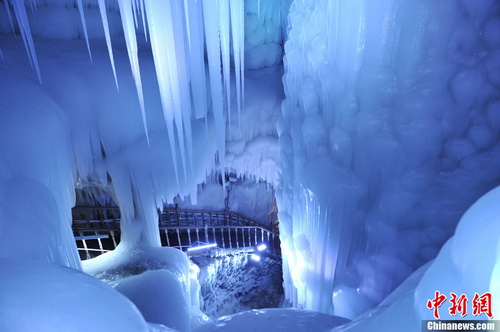 Extraordinary beauty in Shanxi's million-year-old ice cave