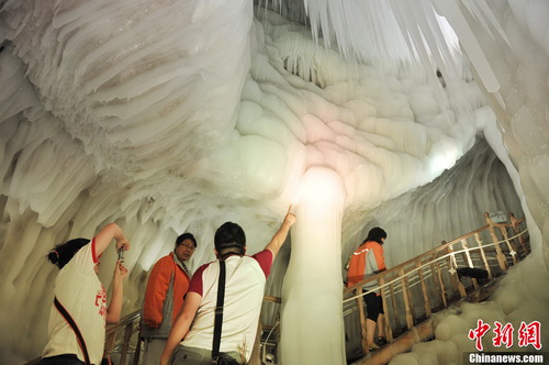 Extraordinary beauty in Shanxi's million-year-old ice cave