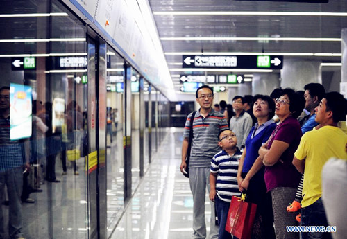 New subway line in Tianjin put into trial operation