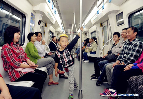 New subway line in Tianjin put into trial operation