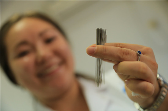 More 'Lao Wai' Learning Chinese Traditional Medicine