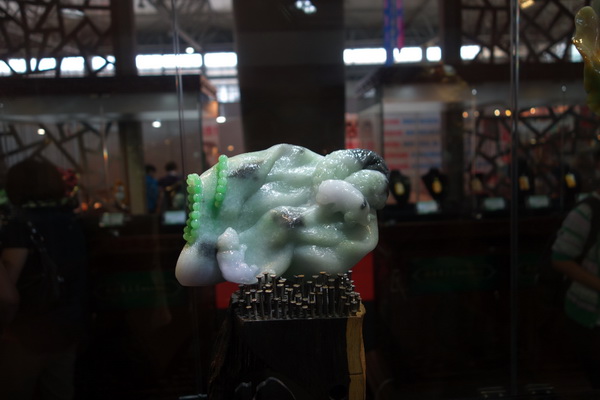 Jade carving works at Yunnan Cultural Industry Expo