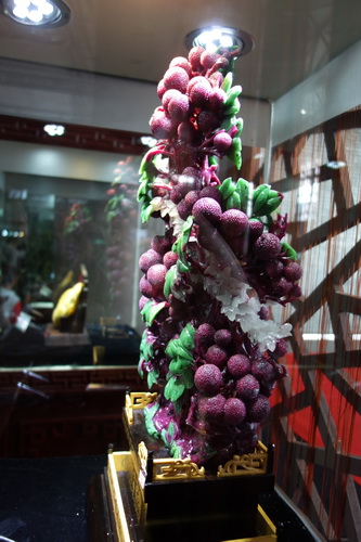 Jade carving works at Yunnan Cultural Industry Expo