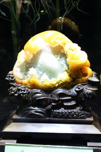 Jade carving works at Yunnan Cultural Industry Expo