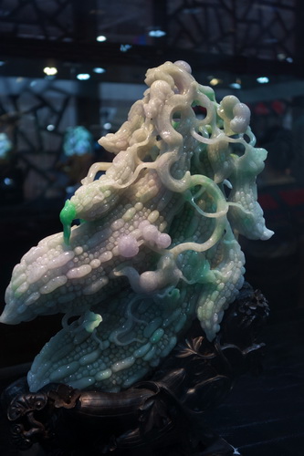 Jade carving works at Yunnan Cultural Industry Expo