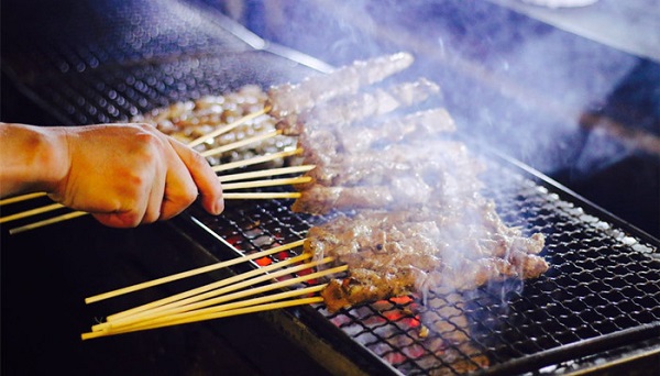 Beer festival takes the edge off summer in Zhouzhuang