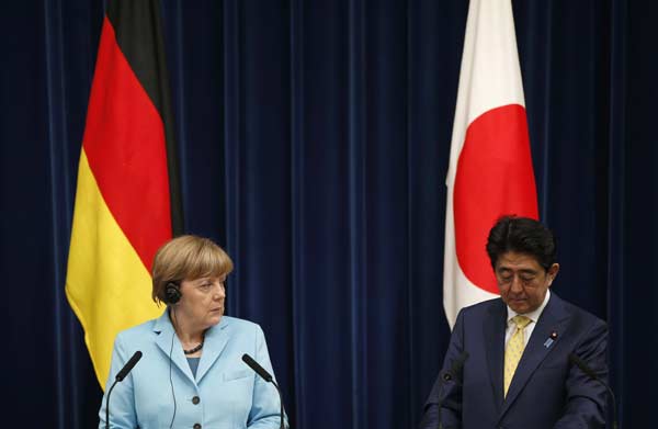 Abe urged to apologize for aggression